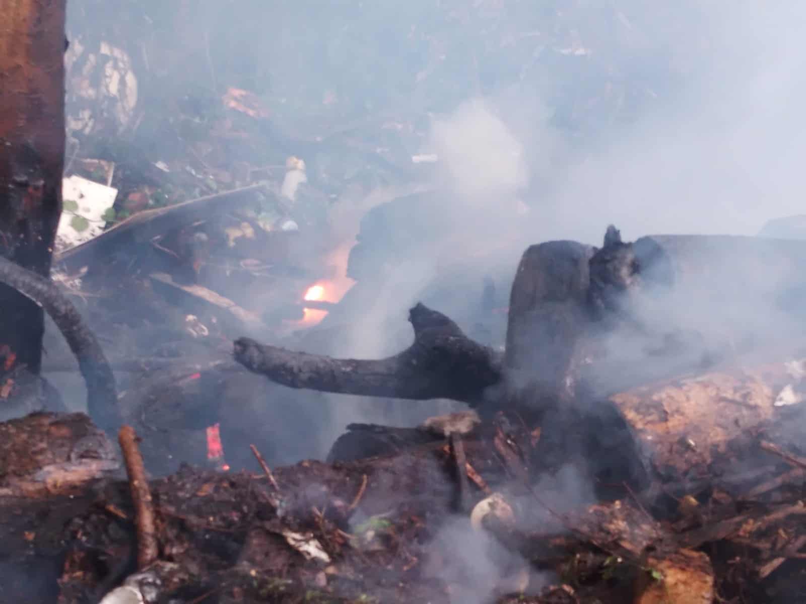 Vecinos consultados por indicaron que desconocen cómo se inició el fuego