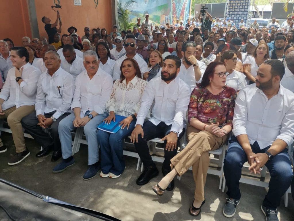 Miguel Vargas proclama candidata a Alcaldía de Cotuí por el PRD