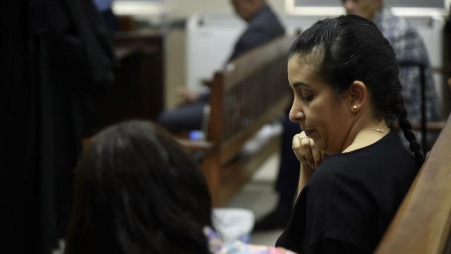 Arlene Guerra en la audiencia de este miércoles, en la que condenaron a 12 años al matador de su esposo Miguel Duncan.