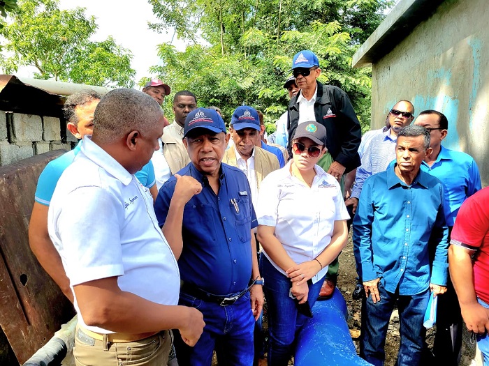 Director IAD supervisa obras en asentamientos provincia Duarte
