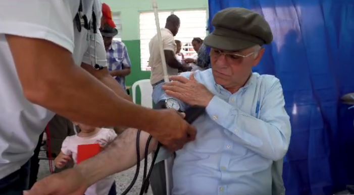 Alcalde Manuel Jiménez realiza amplio operativo en el sector Villa Esfuerzo