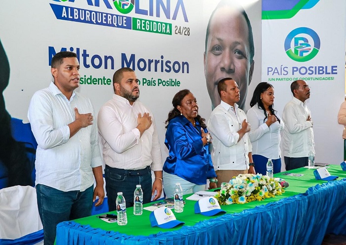 Juramentan a Carolina Alburqueque como presidenta de País Posible en Boca Chica