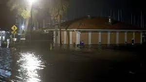 Idalia deja más de 250.000 hogares sin luz en Florida, sin muertes confirmadas