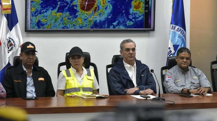 Luis Abinader: “Actividades deben restablecerse a partir de este jueves”