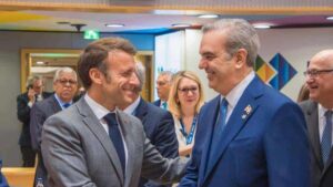 Luis Abinader y Emmanuel Macron