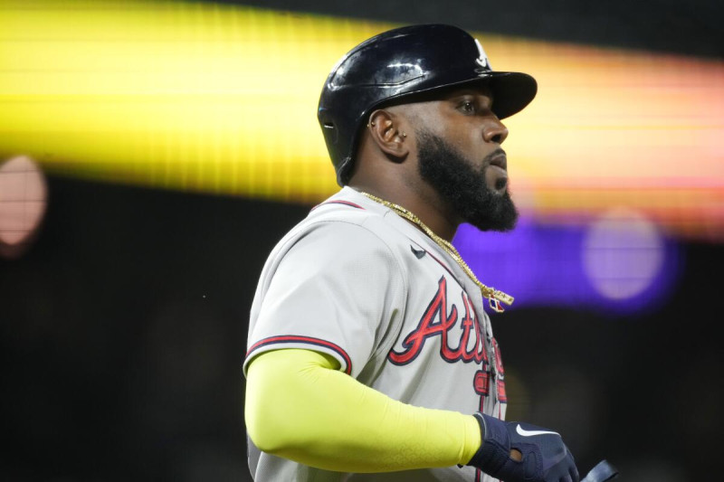 Marcell Ozuna batea cuadrangular 30 en el triunfo de los Bravos ante Rockies