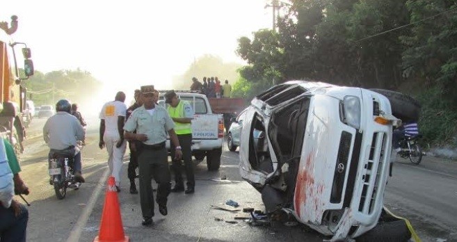 Mueren-dos-personas-en-autopista-6-de-Noviembre