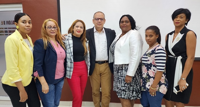 Trajano Potentini capacita más de 200 juristas