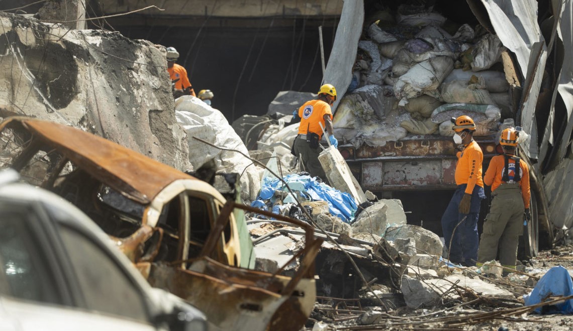 Inacif entrega 15 cadáveres a familias de víctimas de explosión en SC