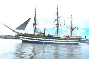 Buque Escuela Amerigo Vespucci