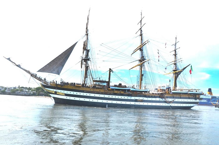 Buque Escuela Amerigo Vespucci