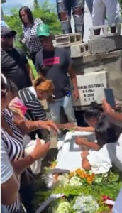 El Viejo Liopo fue sepultado en medio de aplausos en su morada final en la metropolis Santa Fe de San Pedro de MacorisFLORENTINO DURÁN