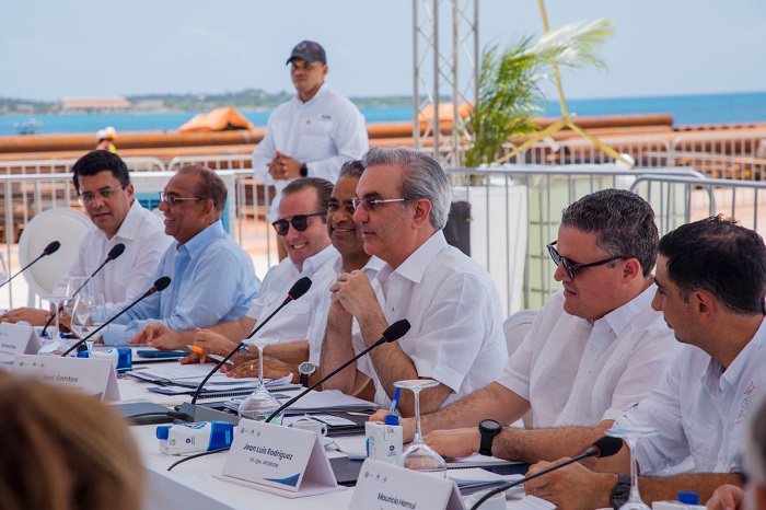 Abinader anuncia 18 de diciembre de 2023 llegará el primer crucero a Pedernales