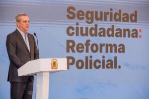 Luis Abinader se