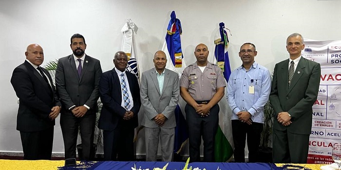 IPES y MESCYT imparten Curso-taller sobre inteligencia artificial a 80 funcionarios de la PN