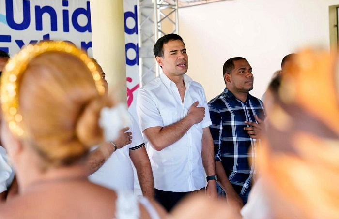 Roberto Ángel juramenta a regidor de Palo Alto y decenas de dirigentes del PLD en Barahona