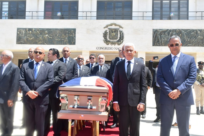 Senado afirma presidente Abinader maneja con responsabilidad defensa RD con tema Haití