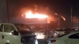 voraz-incendio-arrasa-con-un-salon-repleto-de-invitados-en-irak