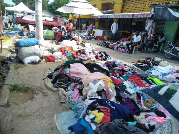 Haitianos impiden pasar productos en la frontera