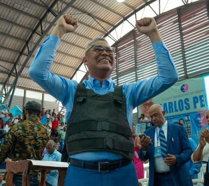 Carlos Peña es proclamado como candidato a la presidencia
