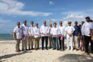 Luis Abinader inaugura muelle turístico y pesquero Cabeza de Toro en La Altagracia