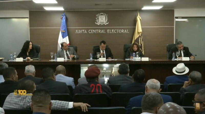 JCE verifica propuesta descartar los escáneres y aprobar laptops