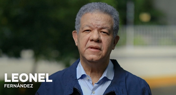 Leonel visitó zonas afectadas por inundaciones en Santo Domingo Oeste