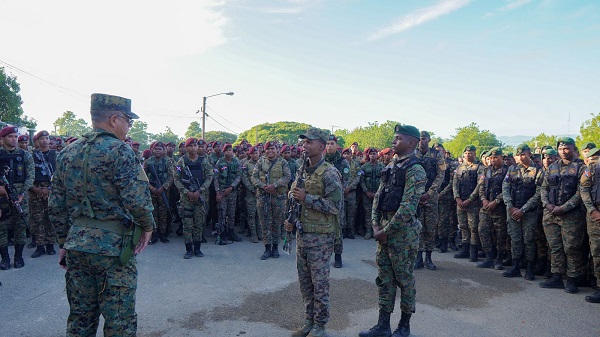 Comandante del Ejército visita 10mo. Batallón de Infantería en Dajabón