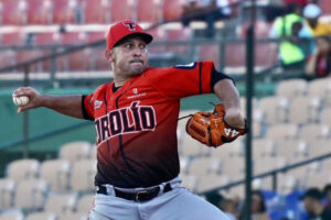 Bernie Williams le roba a John Olerud un jonrón que empató el juego con una atrapada fantástica.