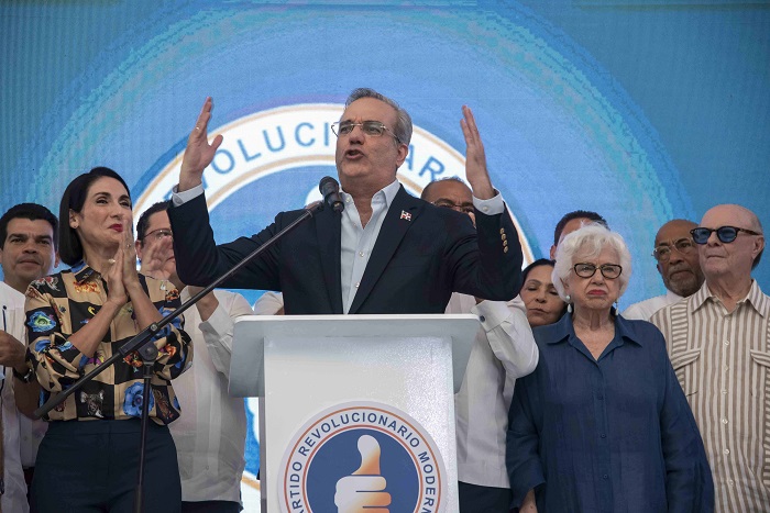 Abinader ganaría en una segunda vuelta, un escenario posible a día de hoy