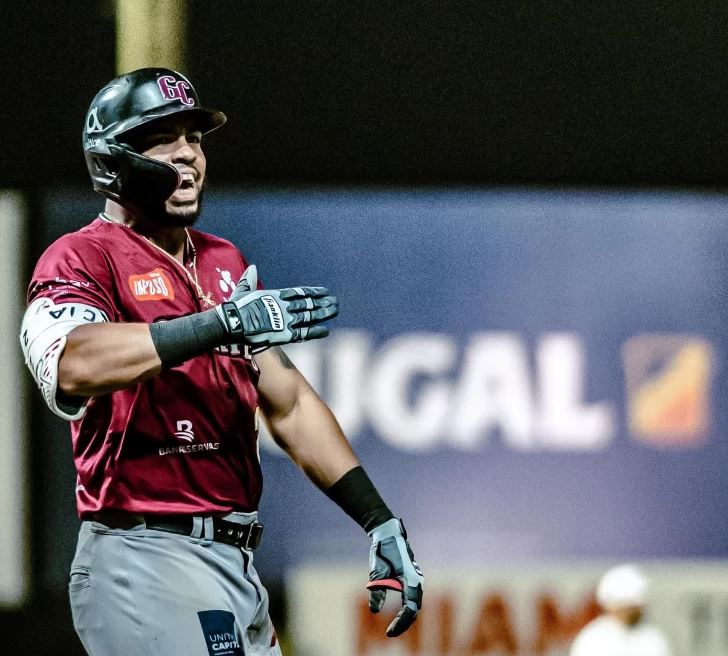 Luis García Jr conecta grand slam; Gigantes,número mágico
