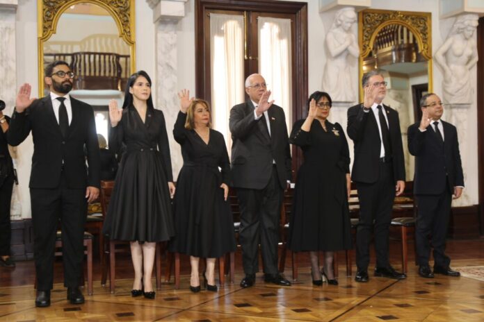 CNM juramenta al nuevo presidente y a otros cuatro jueces del Tribunal Constitucional
