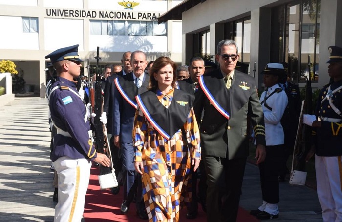 MESCyT aprueba reclasificación de la UNADE que pasó de instituto a universidad