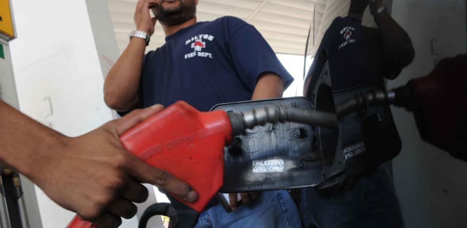 Pese a la baja pronosticada por analistas los combustibles siguen caros