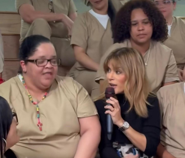 Kany García ofrece concierto en cárcel de mujeres por motivo de Navidad
