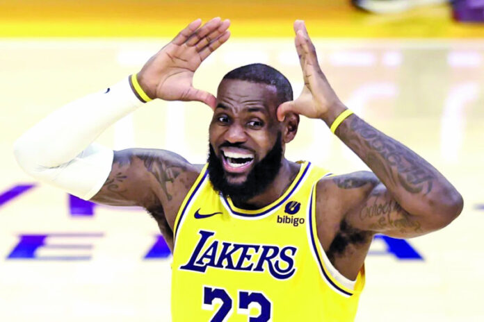 LeBron James celebra su 39 cumpleaños en plena vigencia