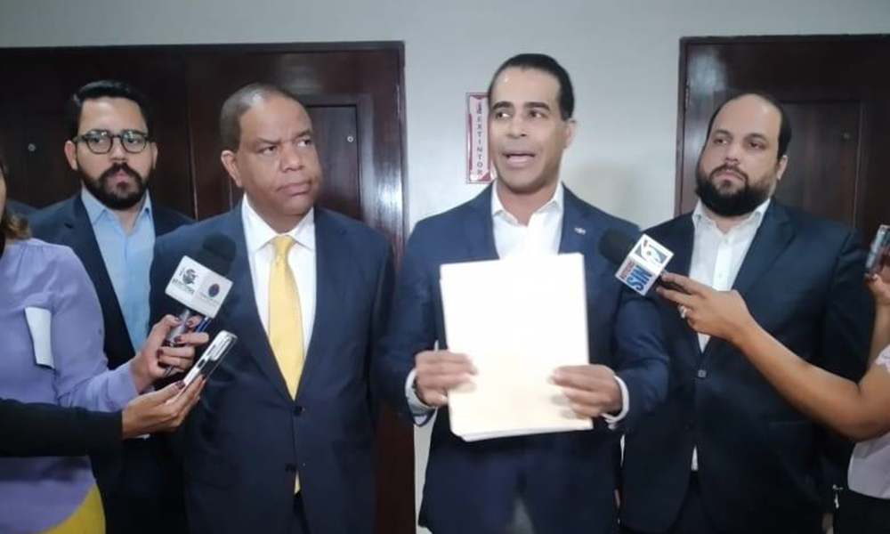 PLD dice miembro de la JCE asume la “vocería”del Gobierno