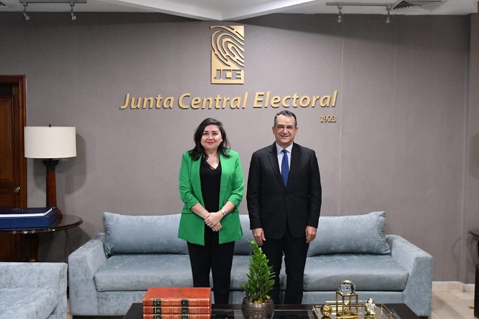 Román Jáquez recibe visita de la Encargada de Negocios de la Embajada de los EE.UU. en RD