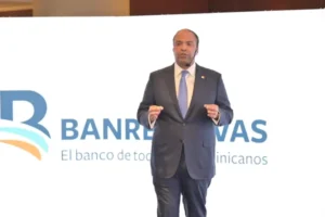 “Mujer bonita”, el merengue que posiciona a Rafely Rosario número uno en radio nacional (6)