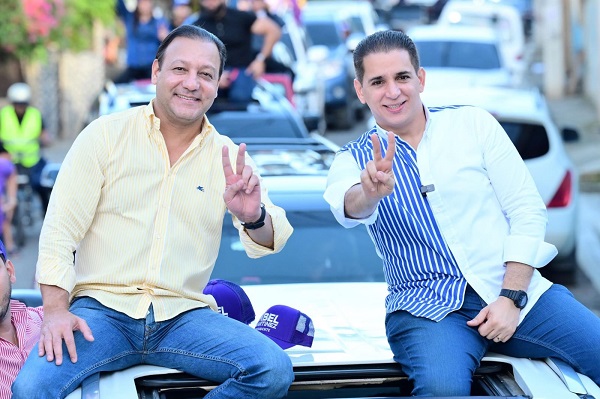 Abel y Víctor: La ola morada cubre la Circunscripción #3 de Santiago en Marcha-Caravana