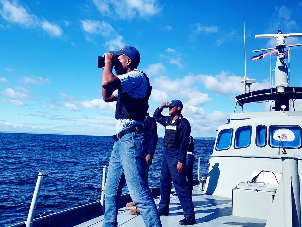 Armada Dominicana intercepta embarcación clandestina con 34 personas a bordo  
