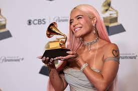 Karol G gana su primer grammy a mejor álbum de música urbana por ‘Mañana será bonito’