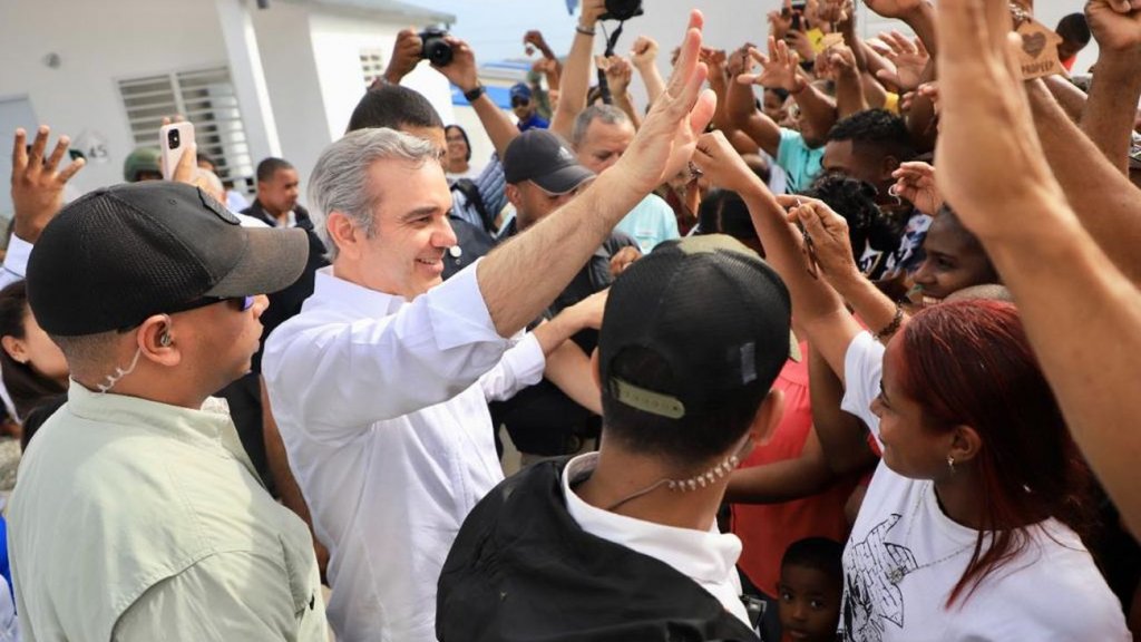 Luis Abinader recorrerá siete municipios en apoyo a candidatos municipales