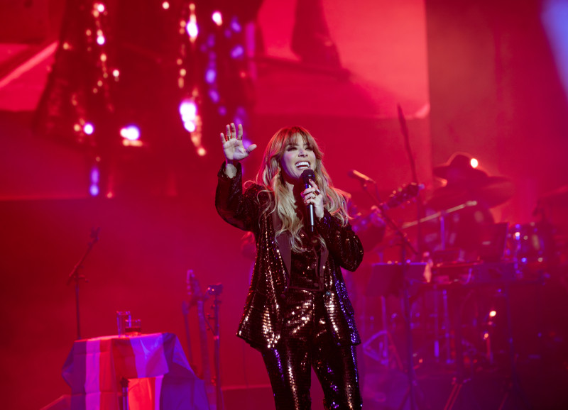 Entre anécdotas y canciones, Kany García inicia su fin de semana en el Teatro Nacional