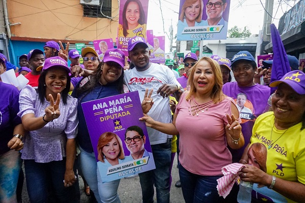 Diputada Ana María Peña llama a votar por Aquilino Serrata candidato a alcalde por SDO