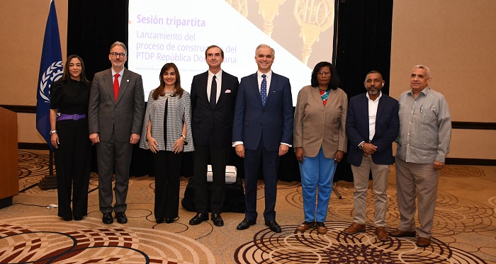 La presidente de la Copardom, Laura Peña Izquierdo, habla en la sesión tripartita de la OIT sobre trabajo decente.