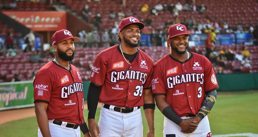 Leury García, Hanser Alberto y Richard Ureña seguirán con GC