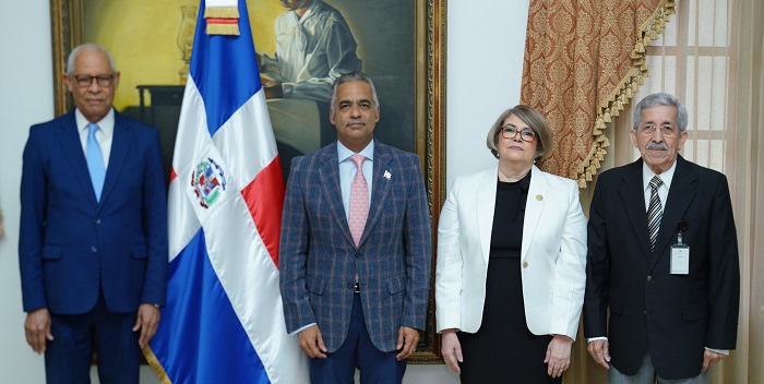 Joel Santos juramenta a Ana Selman como titular de la Secretaría del CES