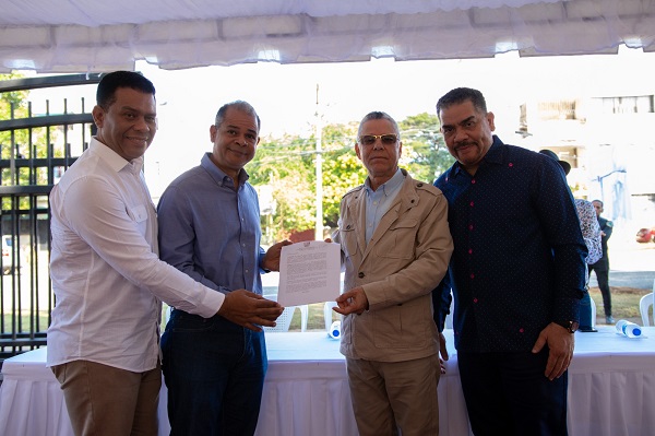 ASDE develiza busto y mural en honor a Luisito Martí