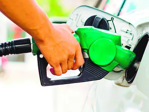 Gobierno congela otra vez los precios de combustibles de mayor uso